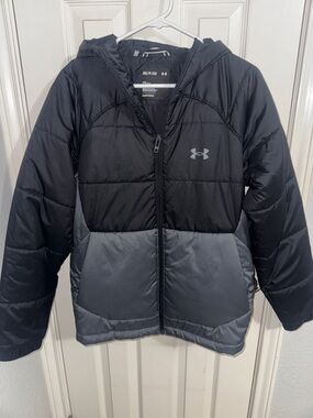 Under Armour Two-Tone Hooded Puffer Jacket - Black & Gray